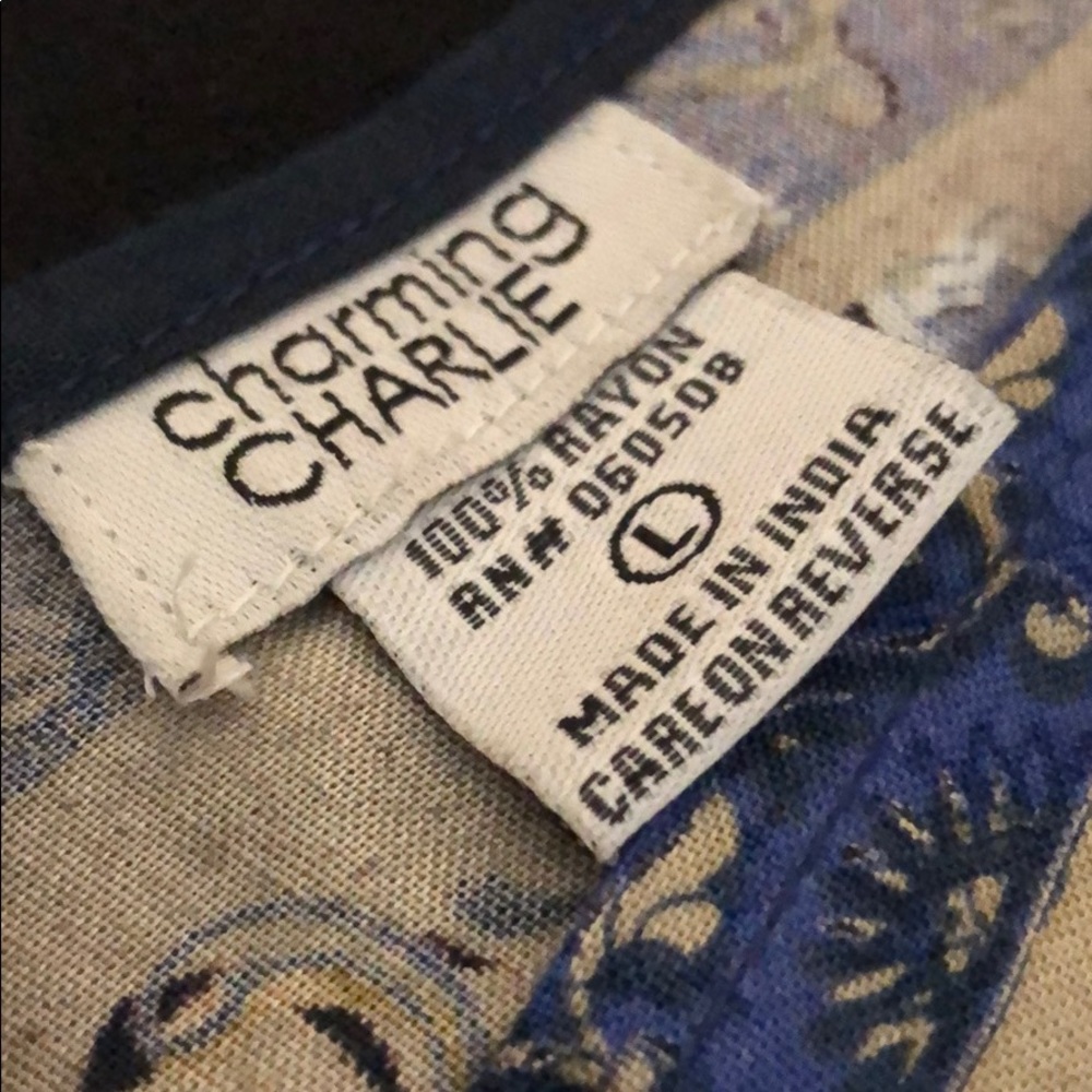 Blouse - Picture 2 of 3